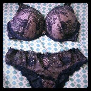 VS Pushup bra and panty 34DD & Small. GORGEOUS!